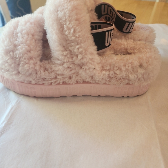 UGG slippers - Picture 3 of 11